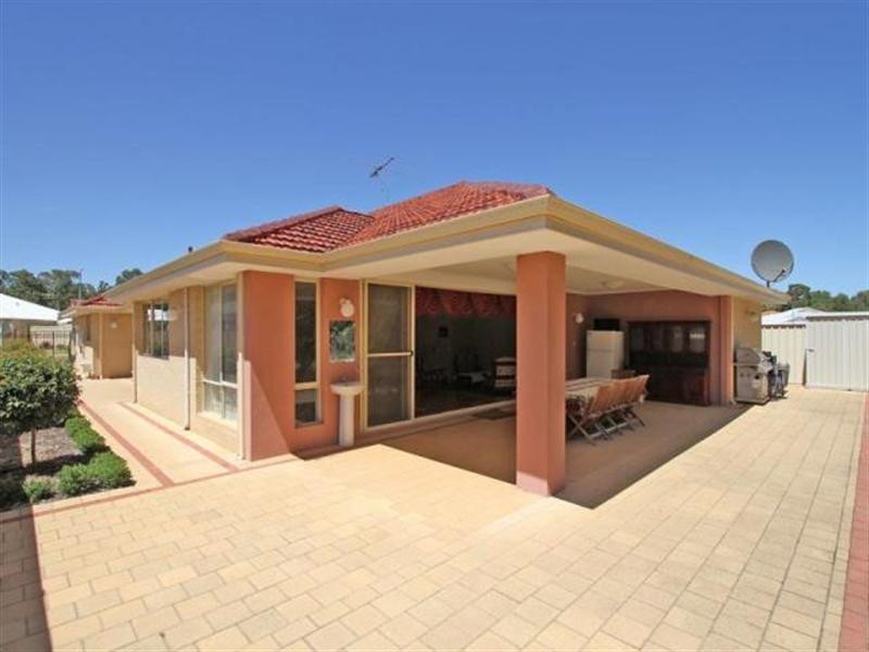 72 Silver Princess Way, Jane Brook WA 6056