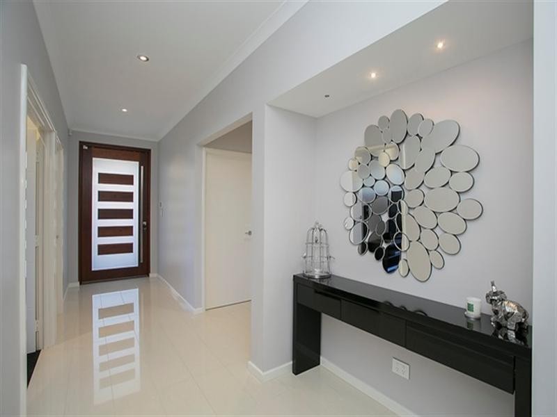 33 Pexton Drive, South Guildford WA 6055