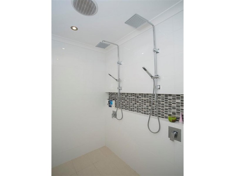 33 Pexton Drive, South Guildford WA 6055