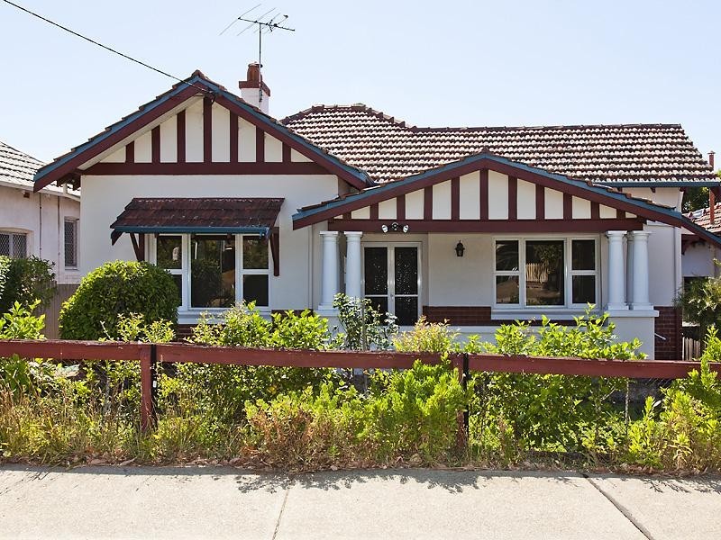 10 First Avenue, Woodbridge WA 6056