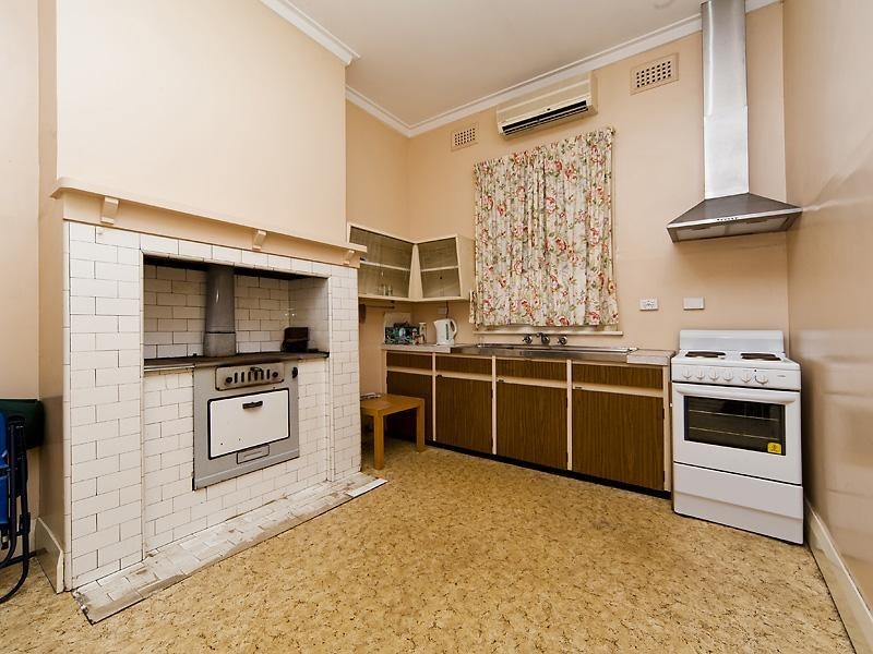 10 First Avenue, Woodbridge WA 6056