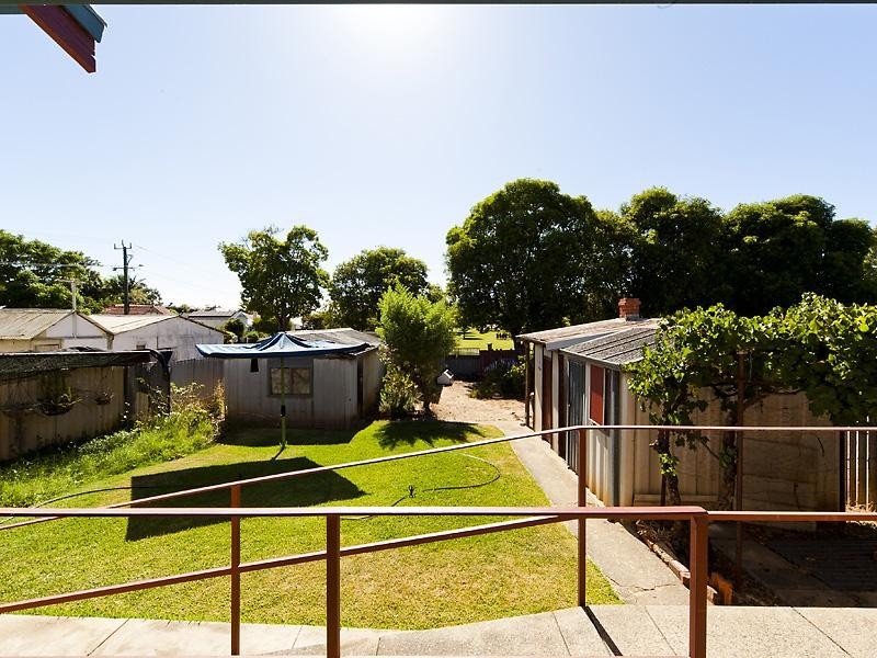 10 First Avenue, Woodbridge WA 6056