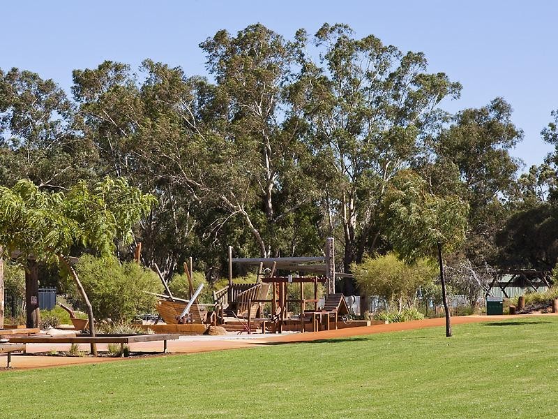 10 First Avenue, Woodbridge WA 6056