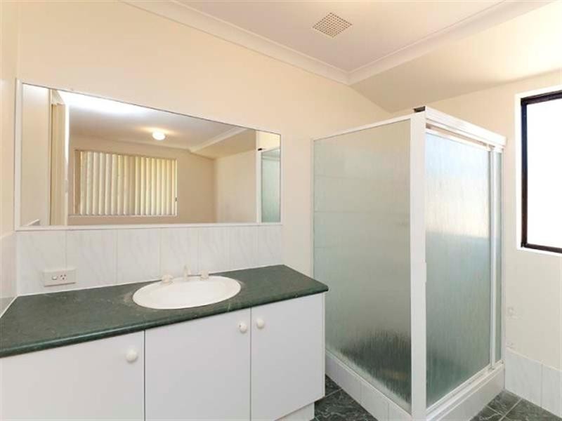 32 Weld Road, Swan View WA 6056