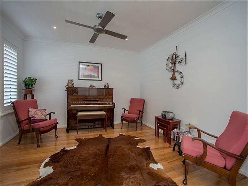 16 PARKFARM Drive, South Guildford WA 6055