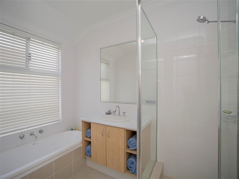 16 PARKFARM Drive, South Guildford WA 6055