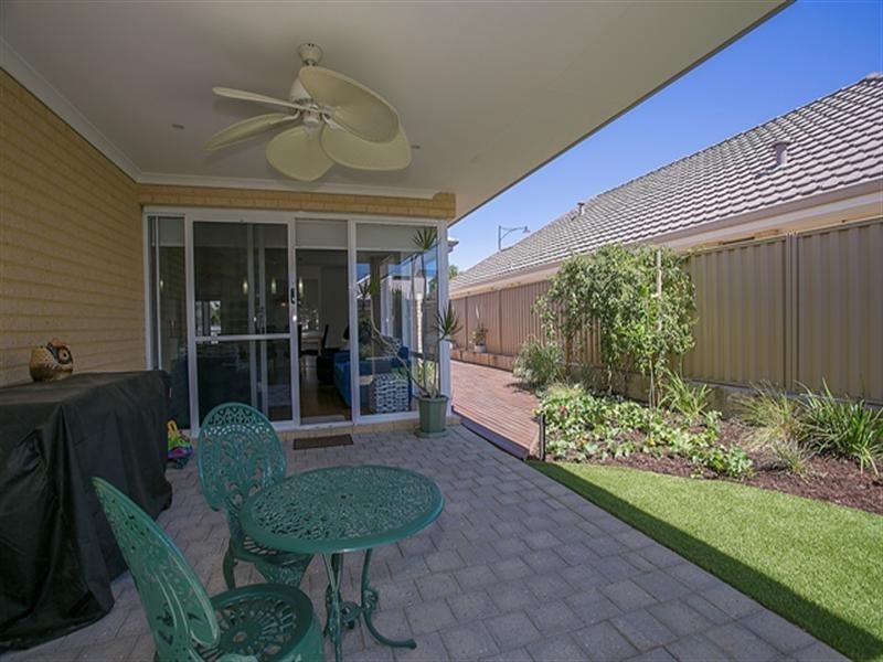 16 PARKFARM Drive, South Guildford WA 6055