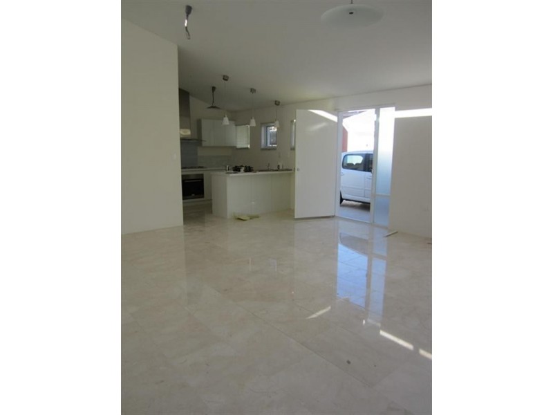 2/33 Hamersley Street, Midland WA 6056