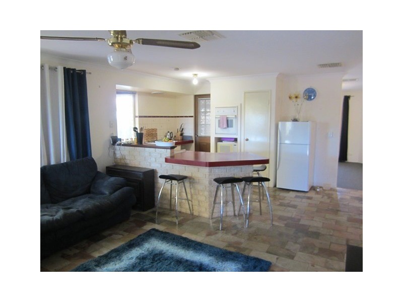 41 Kangaroo Entrance, Stratton WA 6056