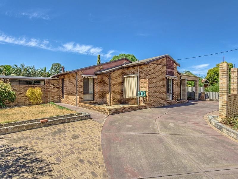 11 Kalmia Way, Forrestfield WA 6058