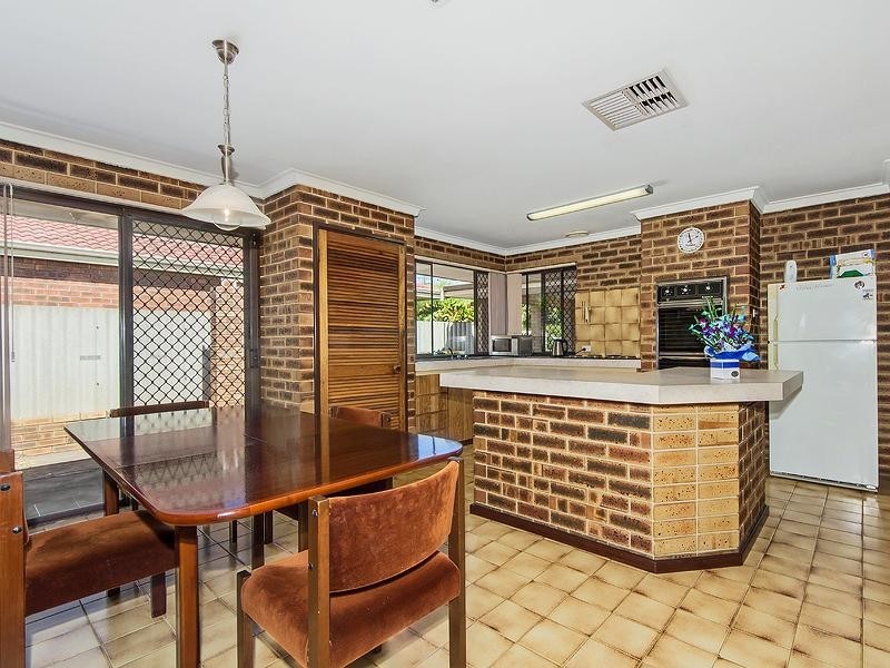 11 Kalmia Way, Forrestfield WA 6058