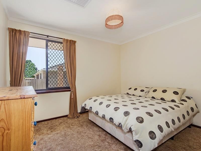 11 Kalmia Way, Forrestfield WA 6058