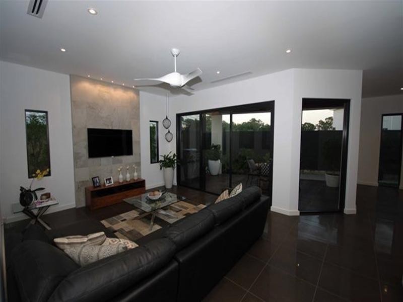 20 The Embankment, South Guildford WA 6055
