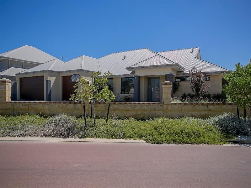 22 Freeth Turn, South Guildford WA 6055