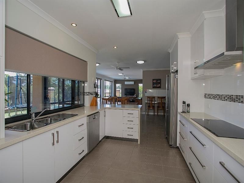 22 Freeth Turn, South Guildford WA 6055