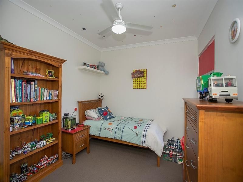 22 Freeth Turn, South Guildford WA 6055