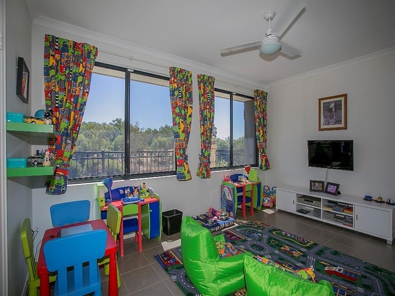 22 Freeth Turn, South Guildford WA 6055