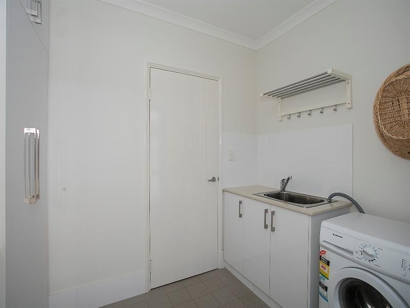 22 Freeth Turn, South Guildford WA 6055