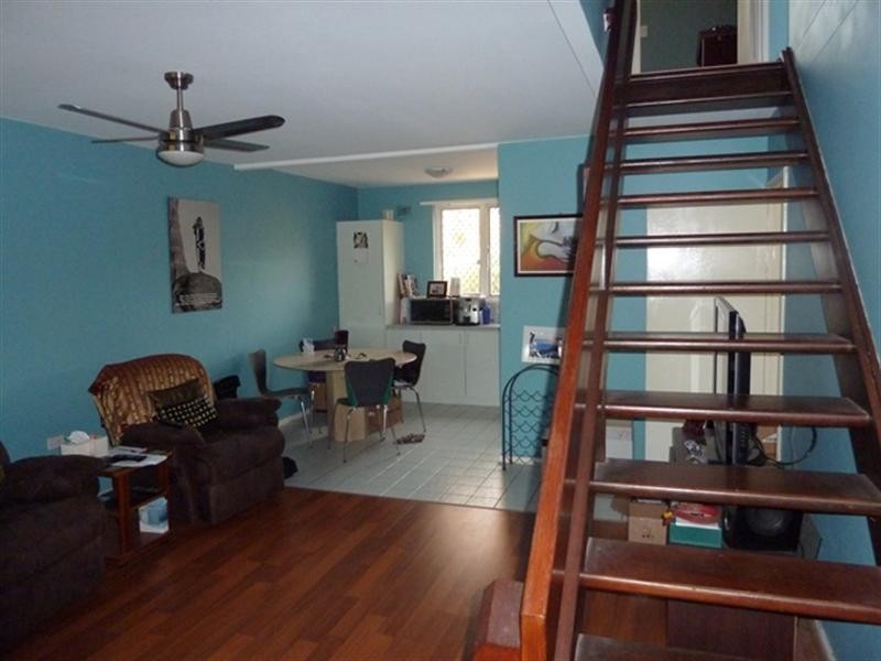 50 Scanlon Way, Lockridge WA 6054