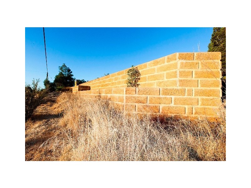 28 Swan View Road, Greenmount WA 6056