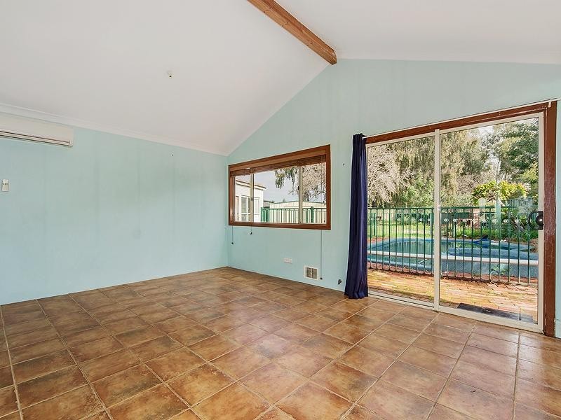 8 Francis Street, Middle Swan WA 6056