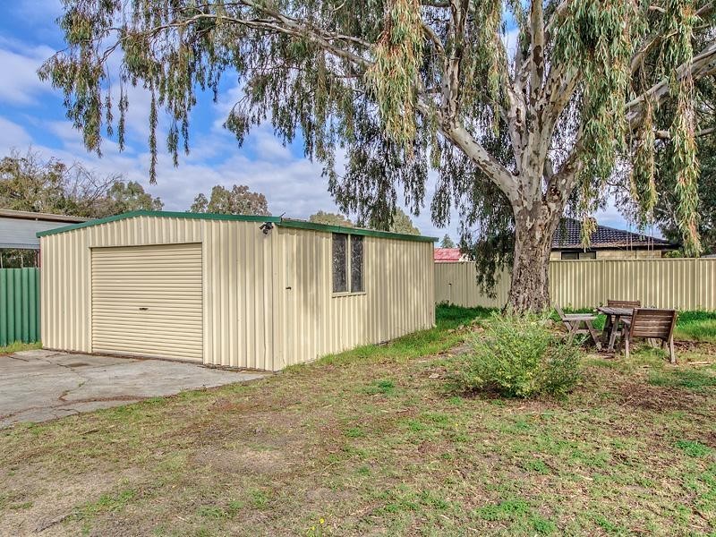8 Francis Street, Middle Swan WA 6056