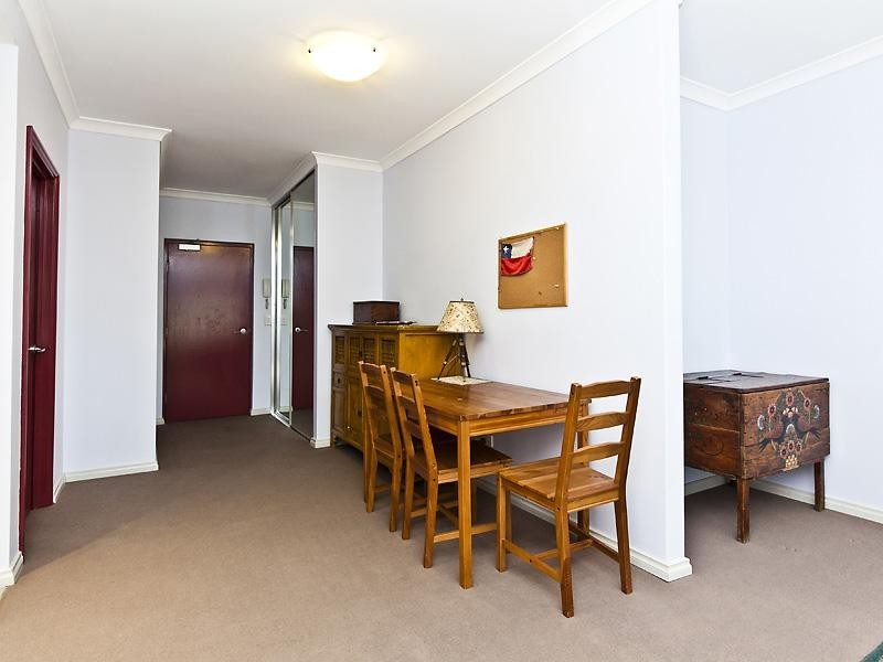 30/42 The Crescent, Midland WA 6056