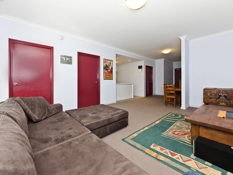 30/42 The Crescent, Midland WA 6056