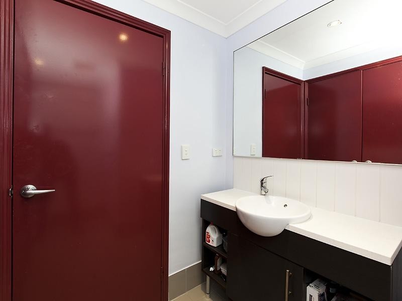 30/42 The Crescent, Midland WA 6056