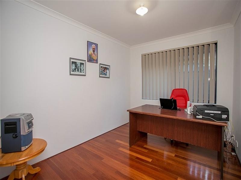 15 Januk Turn, South Guildford WA 6055