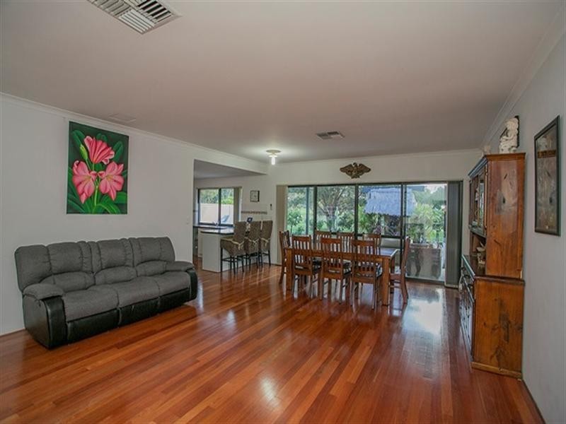 15 Januk Turn, South Guildford WA 6055