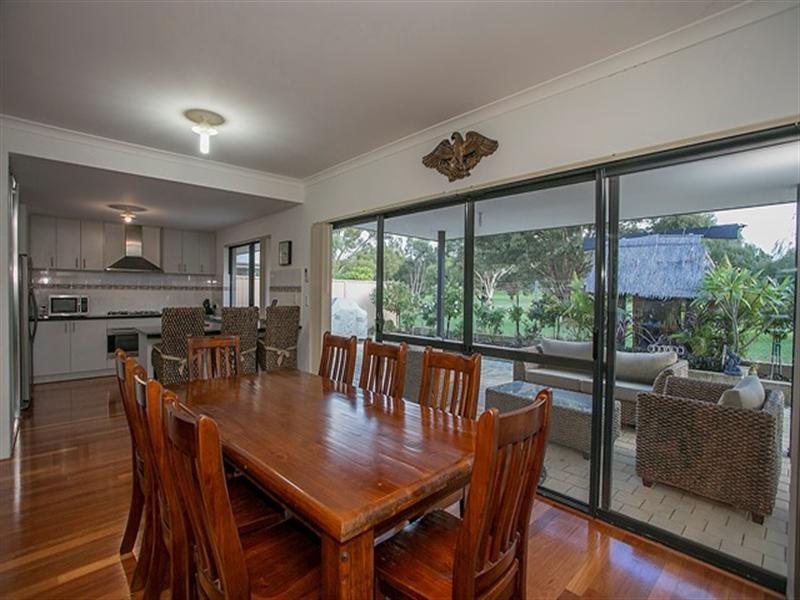 15 Januk Turn, South Guildford WA 6055