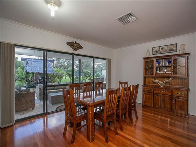 15 Januk Turn, South Guildford WA 6055