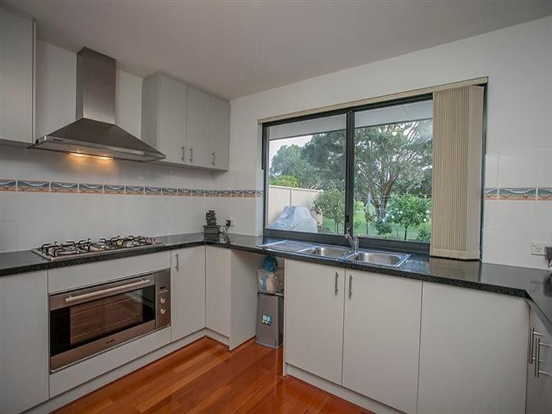 15 Januk Turn, South Guildford WA 6055