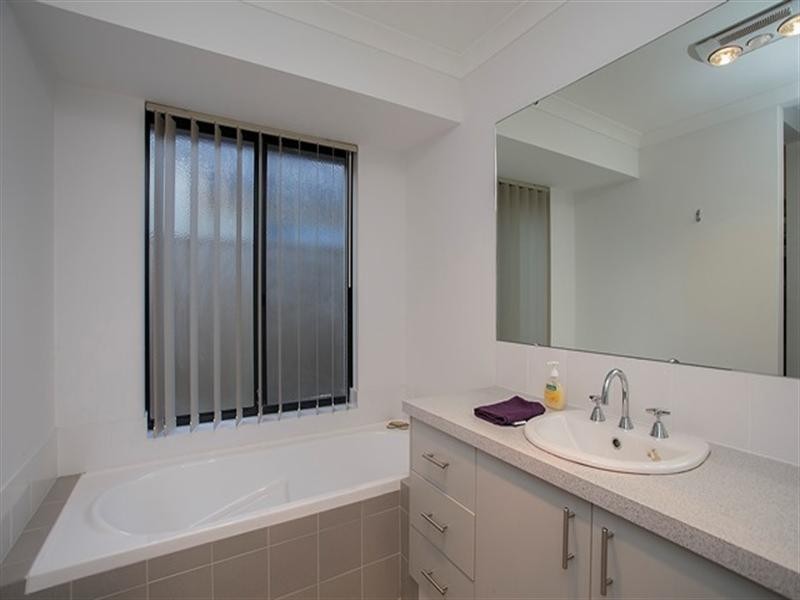 15 Januk Turn, South Guildford WA 6055