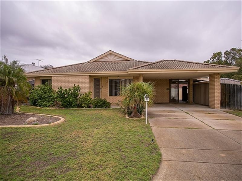 19 Burton Retreat, Stratton WA 6056