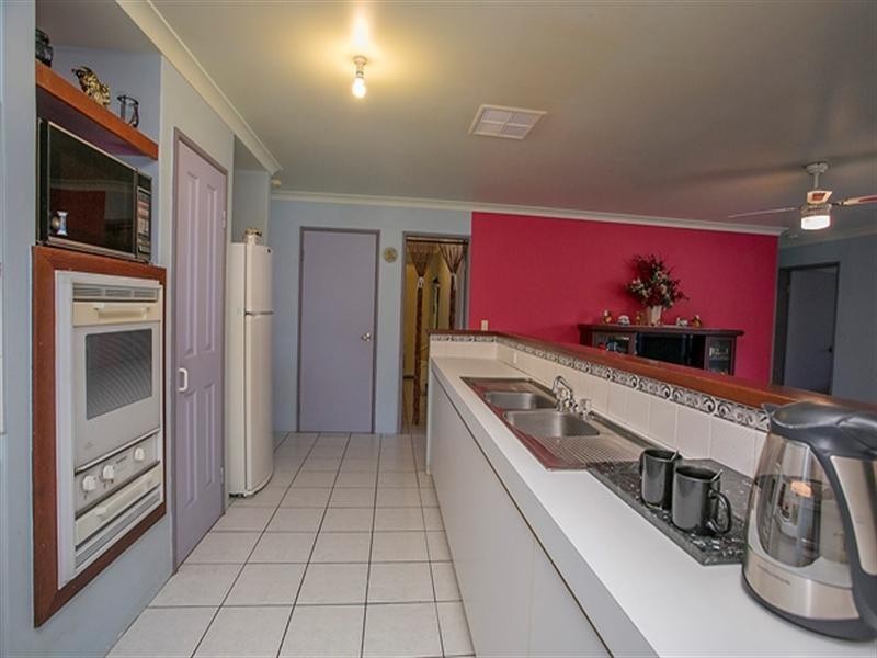 19 Burton Retreat, Stratton WA 6056