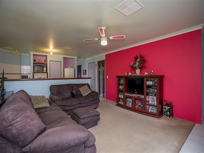 19 Burton Retreat, Stratton WA 6056