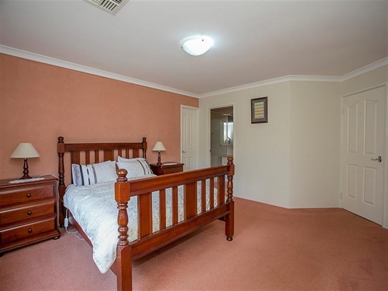 135 Lion Street, Sawyers Valley WA 6074