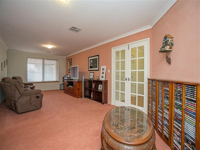 135 Lion Street, Sawyers Valley WA 6074