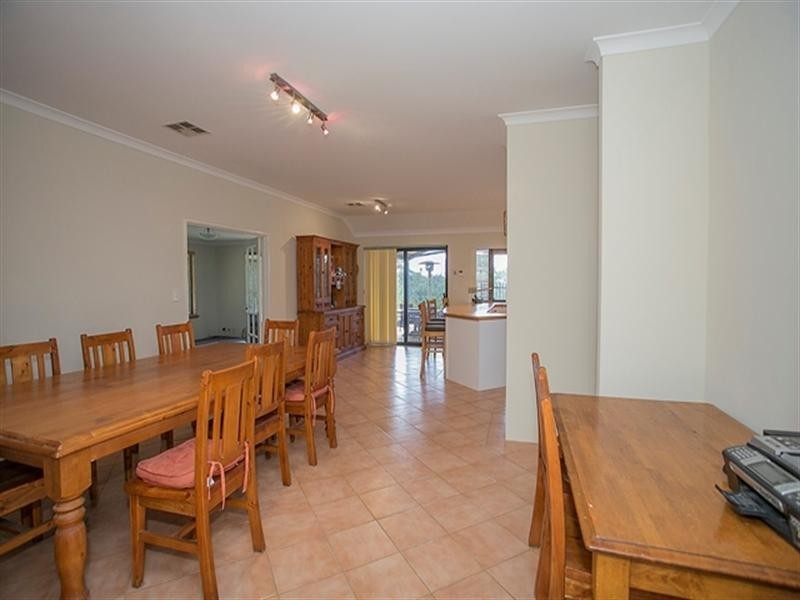 135 Lion Street, Sawyers Valley WA 6074