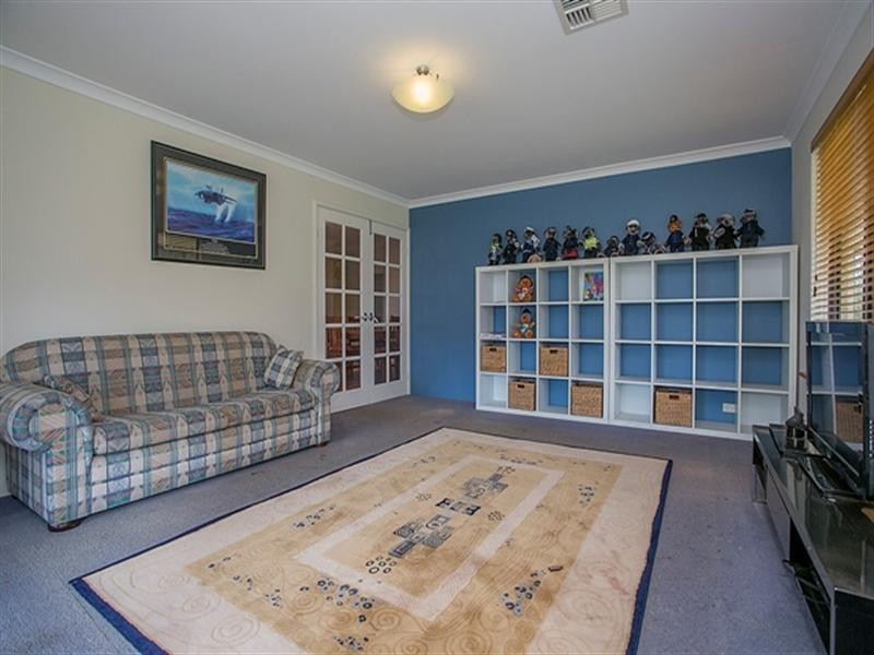 135 Lion Street, Sawyers Valley WA 6074
