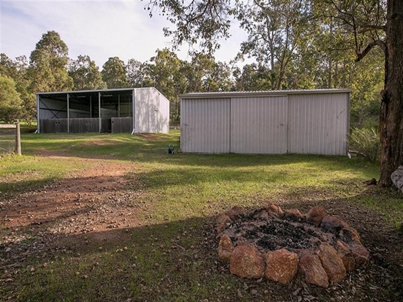 135 Lion Street, Sawyers Valley WA 6074