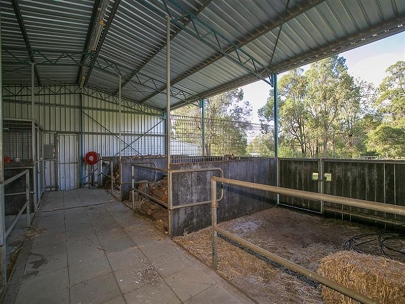 135 Lion Street, Sawyers Valley WA 6074