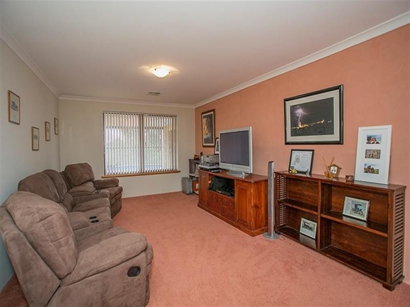 135 Lion Street, Sawyers Valley WA 6074