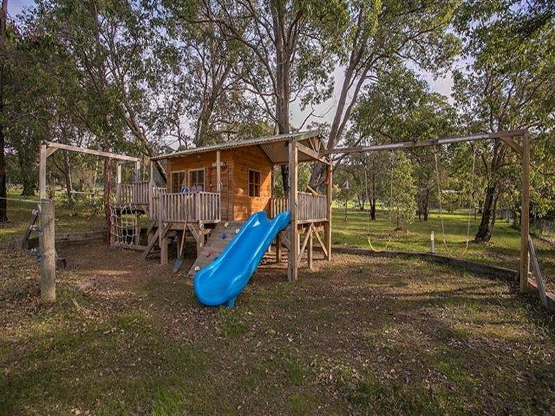 135 Lion Street, Sawyers Valley WA 6074