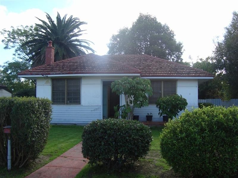 16 Hooley Road, Midvale WA 6056