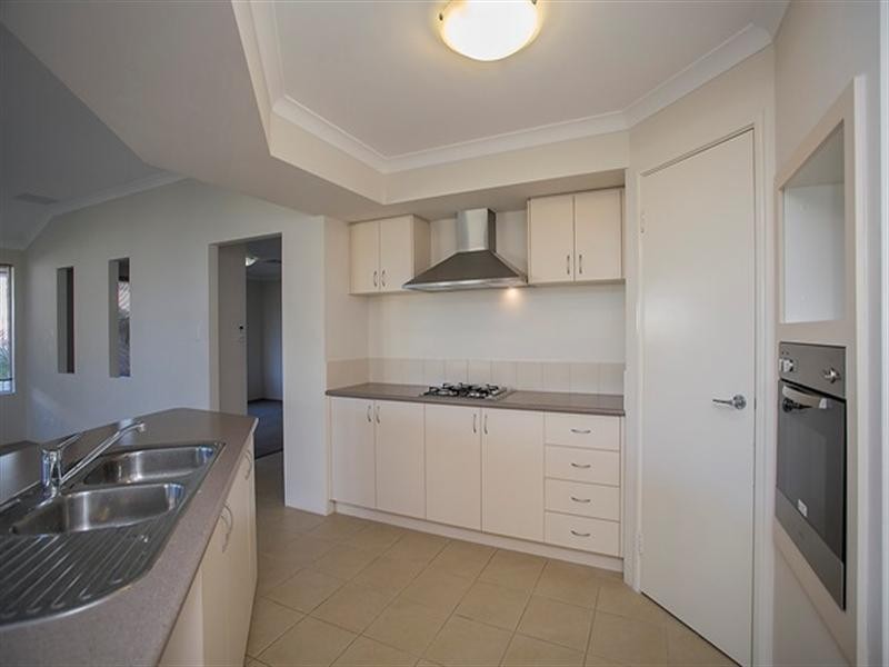 7 Yonga Way, South Guildford WA 6055