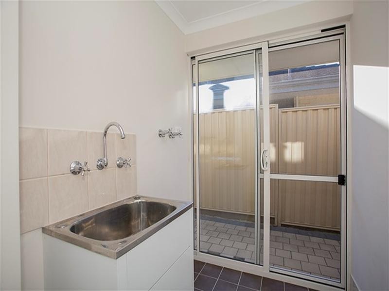 7 Yonga Way, South Guildford WA 6055