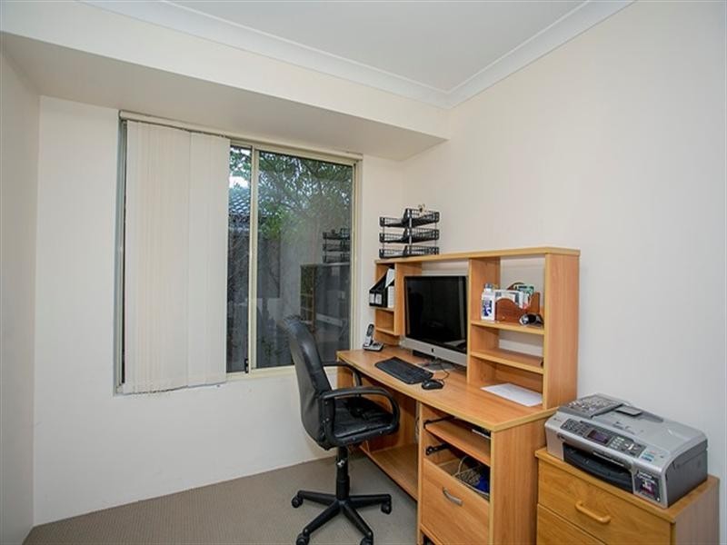 35 Alsace Avenue, Caversham WA 6055
